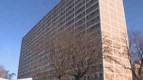 Chicago police fatally shoot knife-wielding man in Little Village apartment