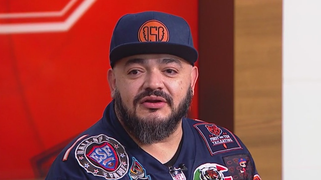 Chicago Bears superfan gives back in a huge way