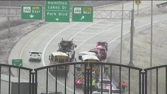 Bus crash on I-290 leaves 1 hurt in Chicago suburb
