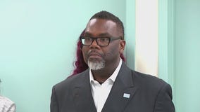 Chicago mayor responds after Pritzker criticism