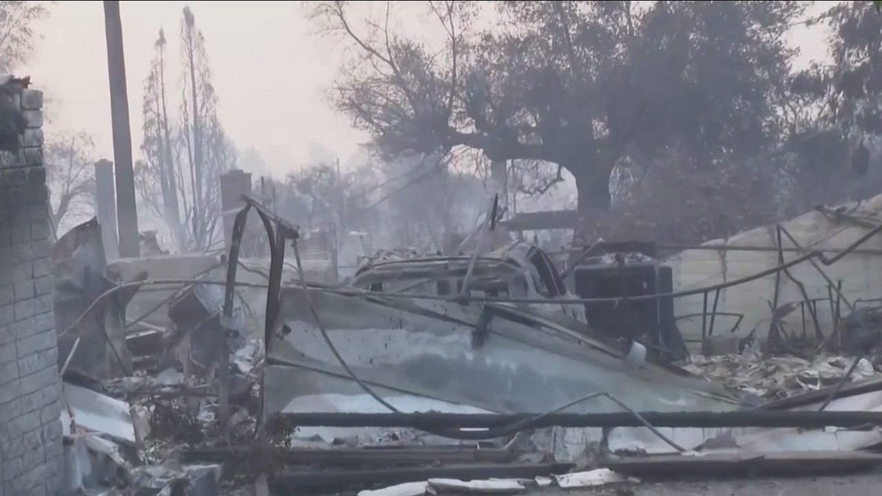 Rubbles Fox 'Apocalyptic': Deadly LA blazes reduce entire blocks to rubble | FOX 32 ...