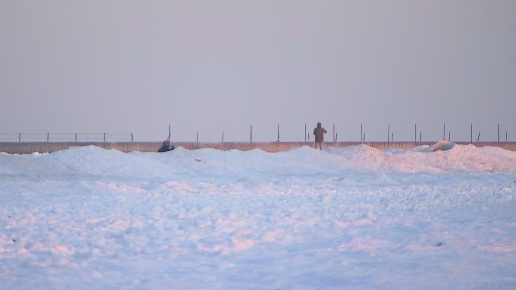 Lake Michigan shelf ice forms but experts warn: 'No ice is safe ice'