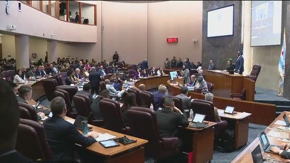 Chicago City Council votes to block change to Welcoming City Ordinance