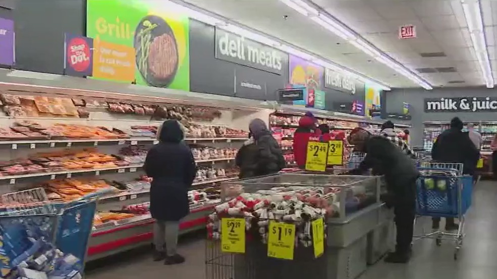 Save A Lot reopens on Chicago's Southwest Side