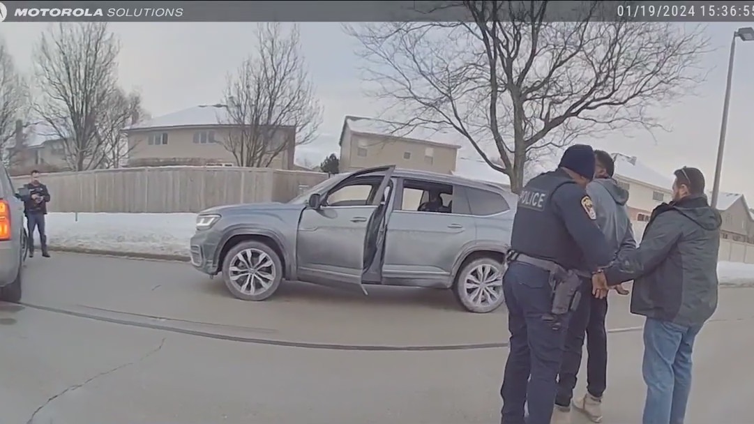 Bodycam shows Woodridge officers detain wrong person