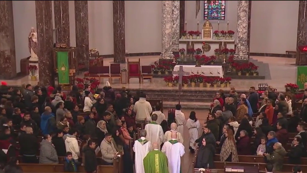 Mass held on Chicago's South Side for immigrants