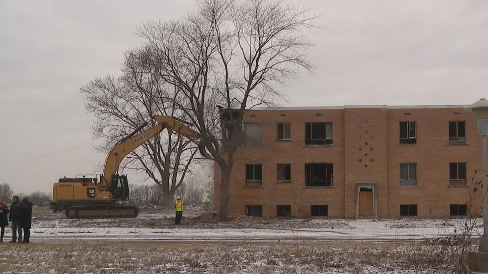 Demolition underway at former Tinley Park mental health center