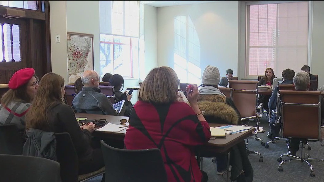 Immigration seminar held for Chicago businesses ahead of potential ICE raids