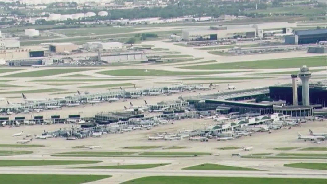 Duckworth, Chicago official address local airport safety concerns following DC plane crash