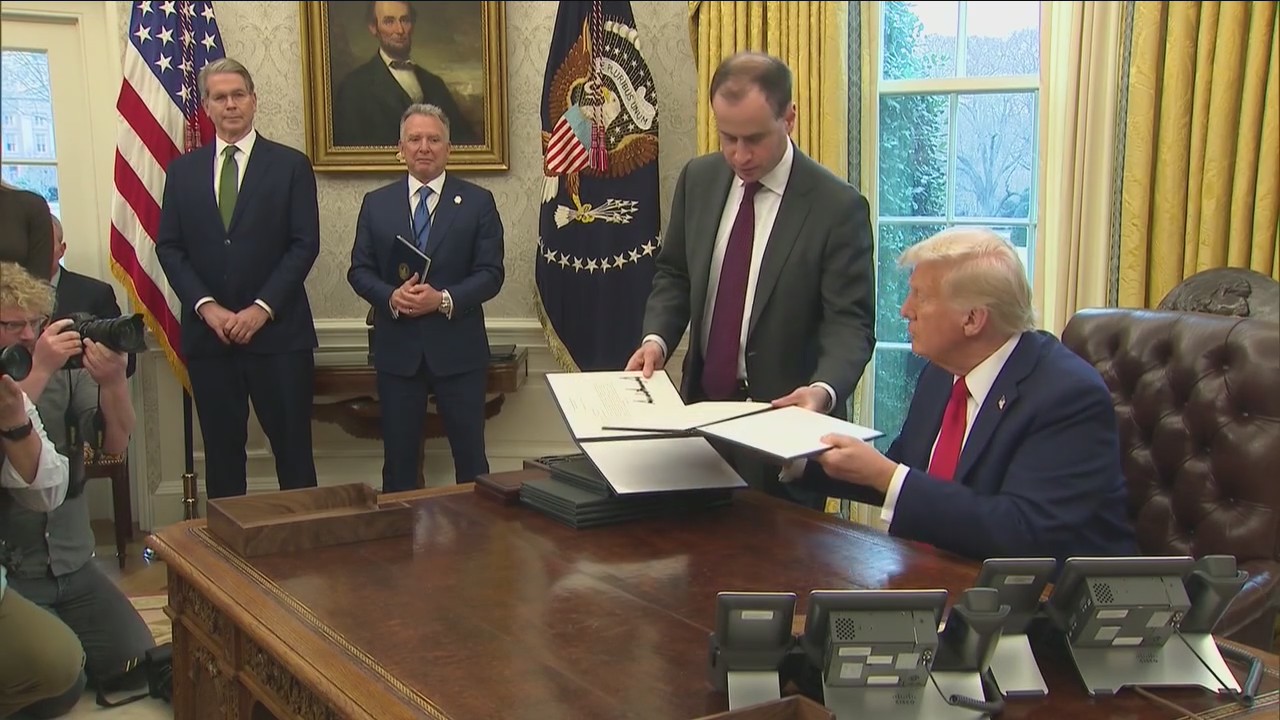 Trump pausing Mexico, Canada tariffs | Here's what happened