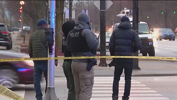 2 teens injured, one critically, after suspect stabs them during fight in Bronzeville