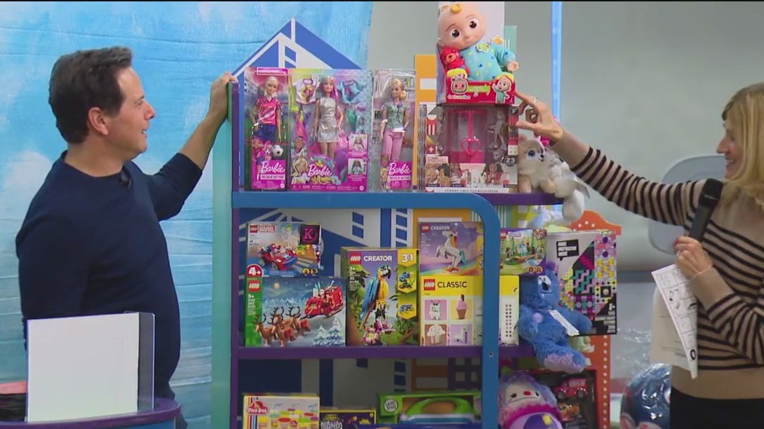 'Doc' star visits Lurie Children's Hospital during Chicago visit