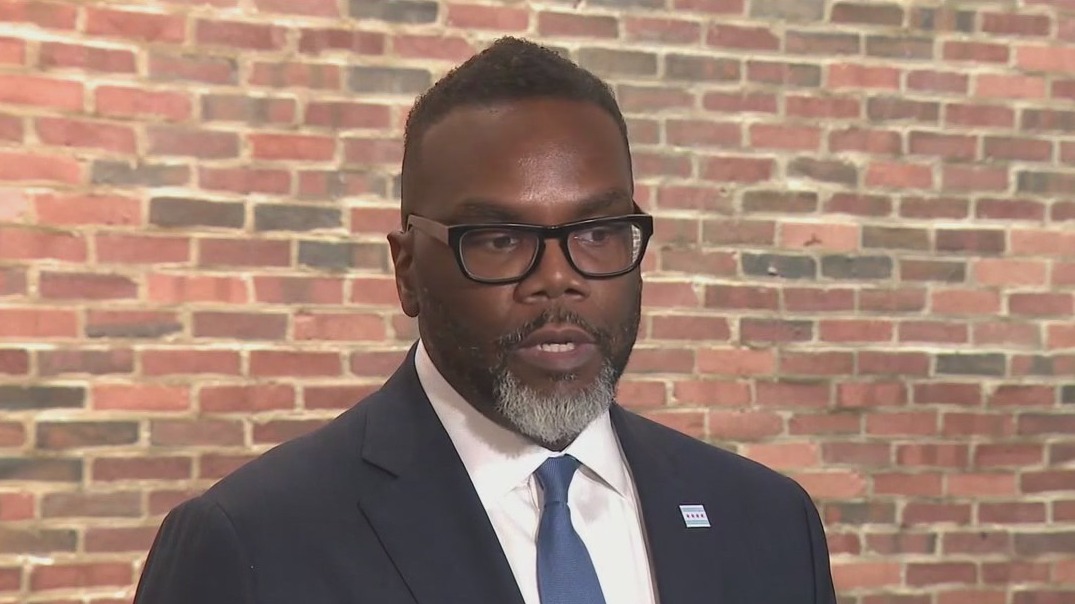 'Politically toxic': New poll shows Chicagoans losing confidence in Mayor Johnson, CTU