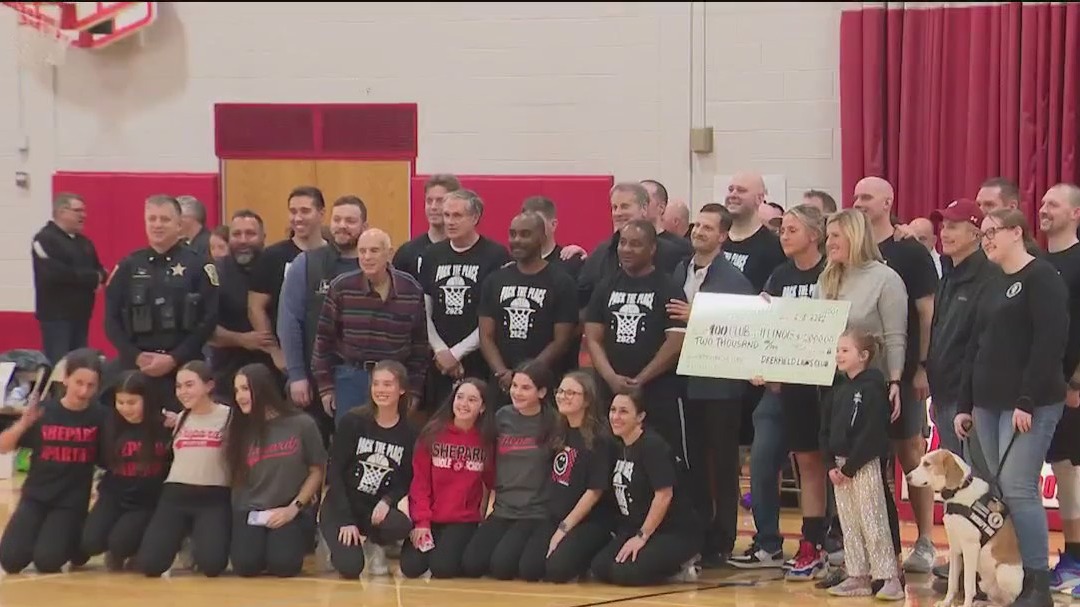Students narrowly defeat first responders in Deerfield's 'Pack the Place' basketball game