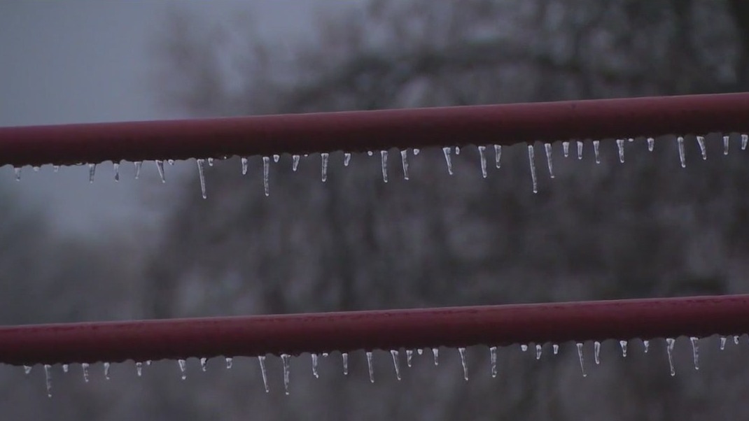 Chicago drivers urged to use caution amid freezing rain