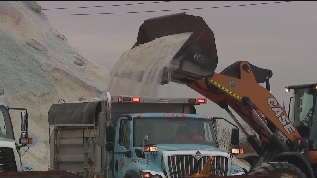 Chicago area preps for 1st major winter storm of the season