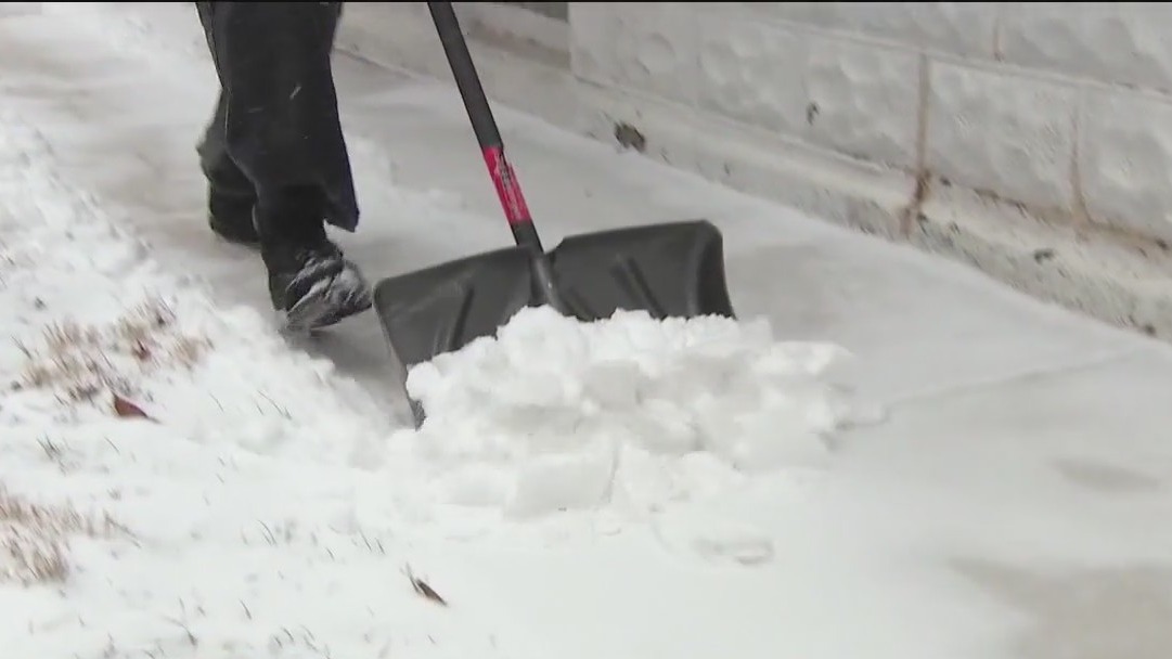 Chicago volunteers help seniors with snow removal