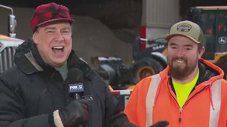 Plows hit Gurnee streets as snow continues to fall