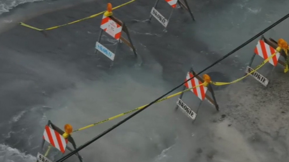 Skokie water main break floods neighborhood, prompts boil order | FOX ...