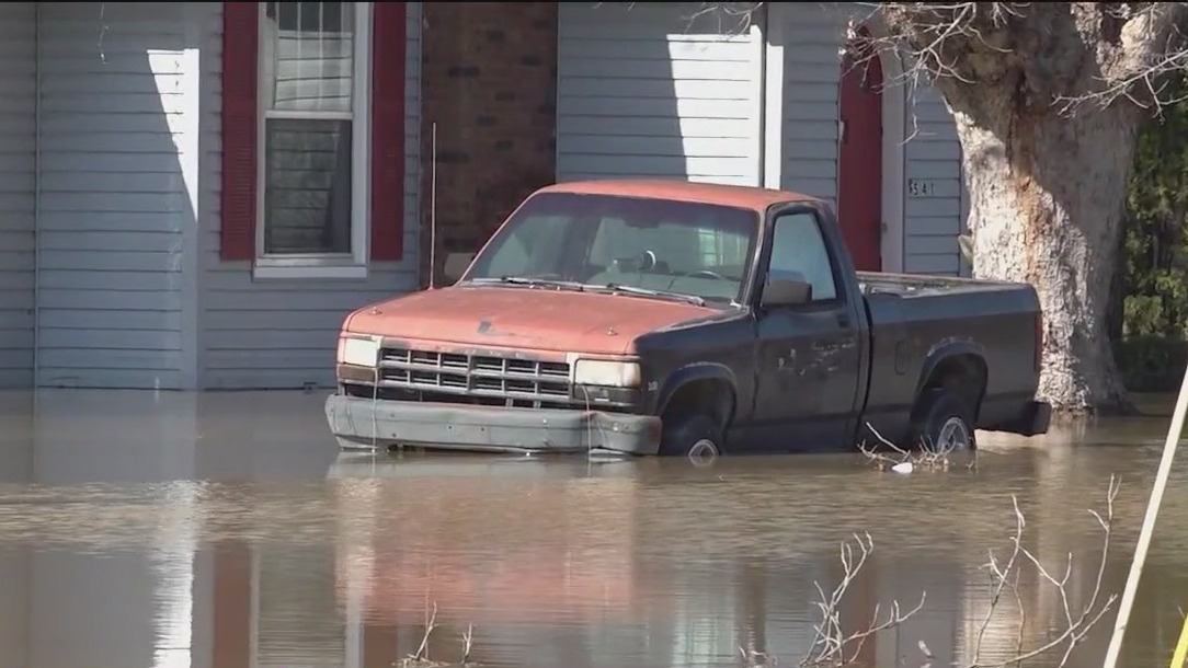 Tennessee community preps for artic blast following flooding