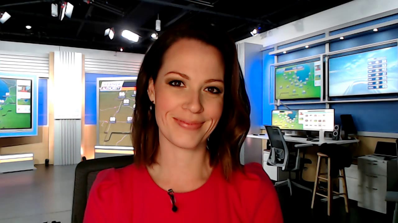 Chicago's mild air will come along with a few rain chances