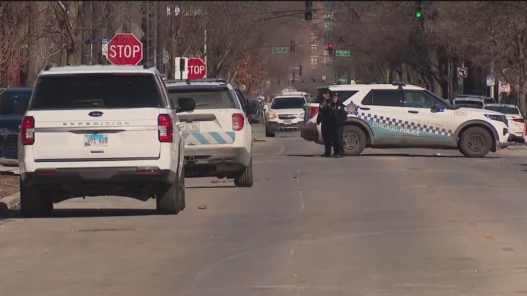 Altercation with security guard on Chicago's Near West Side leads to gunfire, SWAT response