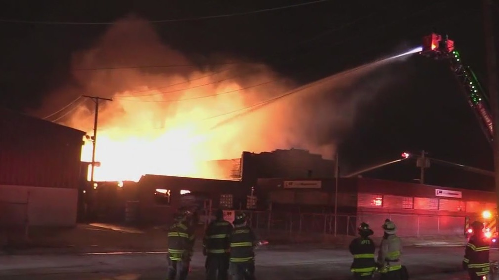 Massive fire erupts at magnesium plant in Dixmoor