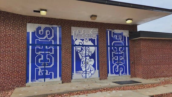 Illinois high school?s longtime mascot faces renewed scrutiny