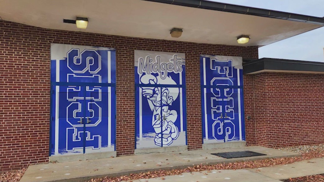 Illinois high school?s longtime mascot faces renewed scrutiny