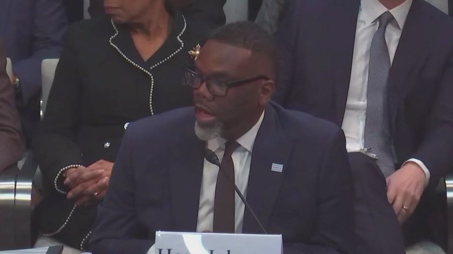 Chicago Mayor Brandon Johnson grilled over city's sanctuary policies