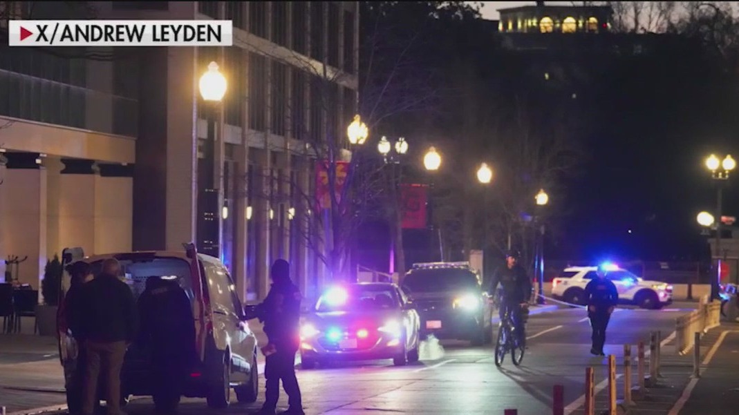 Armed man shot by Secret Service near White House