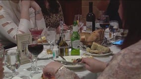 Illinois lawmakers seek ban on restaurant reservations scalping