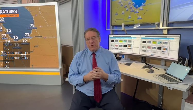 Tracking the storm: Thunderstorm watch issued for Chicagoland