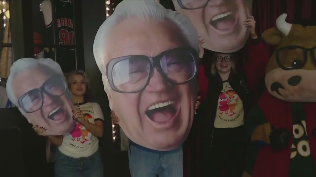 Toast to Harry Caray honors legendary Chicago broadcaster