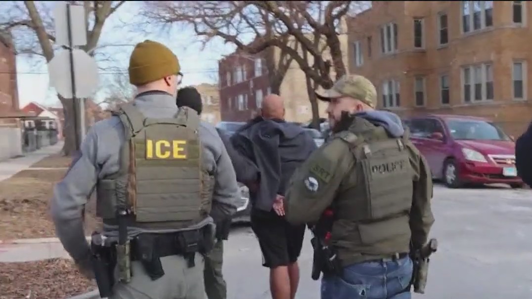 Lawsuit: ICE illegally arrested 22 people in the Chicago area