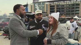 White Sox fans get pumped up on Opening Day