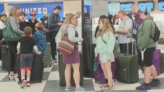 Ground stops due to storms plague Chicago airports