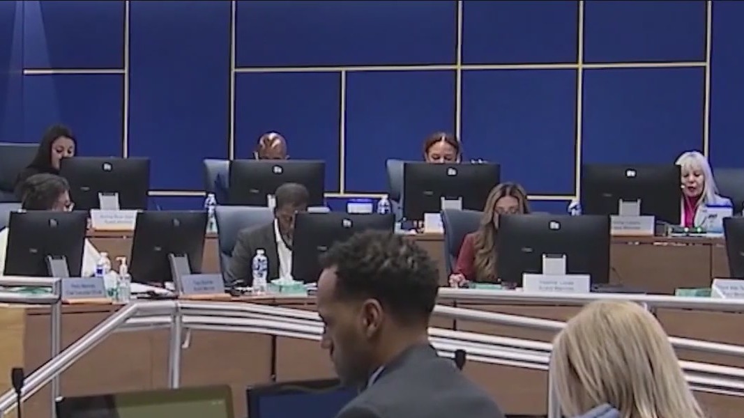 CPS, teachers union reach tentative deal as lawmaker floats state takeover