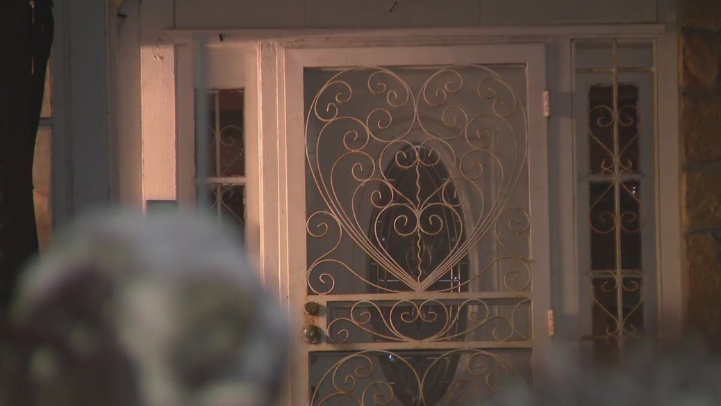 17-year-old girl shot, killed in Queens