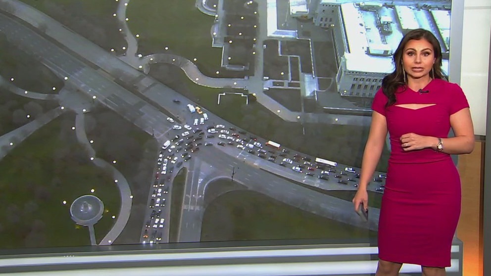 Crash shuts down northbound lanes of DuSable Lake Shore Drive