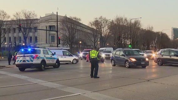 Lake Shore Drive crash shuts down all lanes near downtown