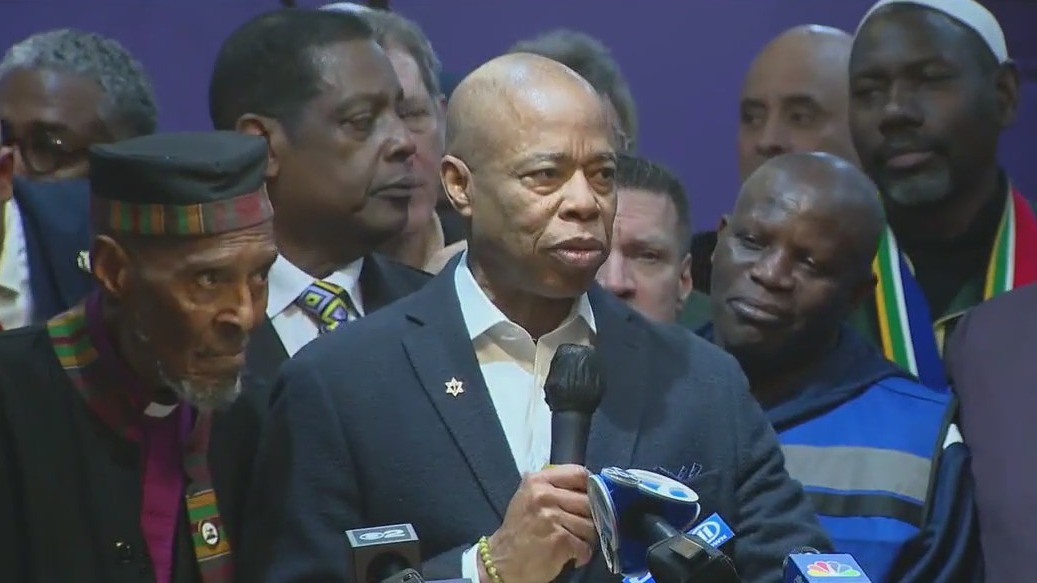 4 deputy mayors announce resignations