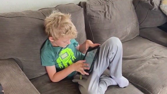 Illinois bill would require birthdate registration for new devices to shield kids from adult content