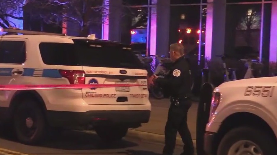 Off-duty Chicago police officer dies of apparent suicide inside station
