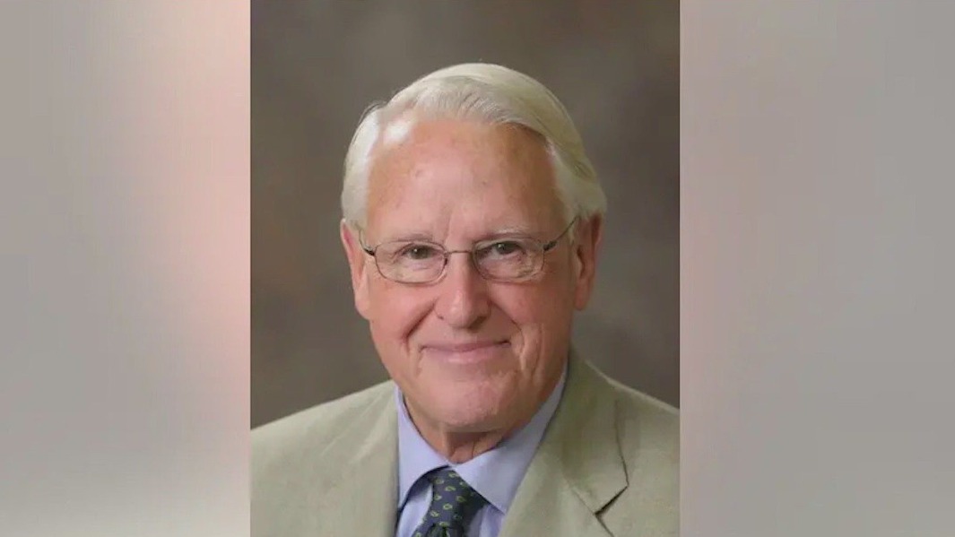 Former University of Illinois system president dies at age 90