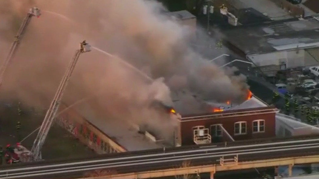 Crews battle massive blaze near CTA tracks on Chicago's West Side