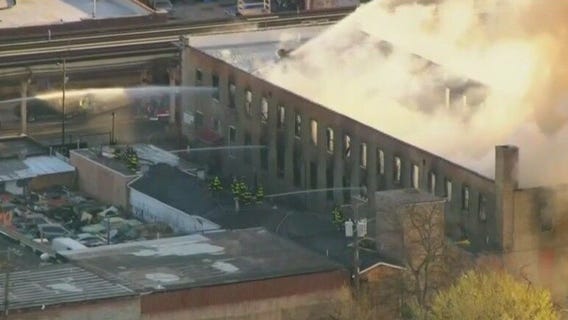Large fire shuts down streets, CTA service on Chicago's West Side