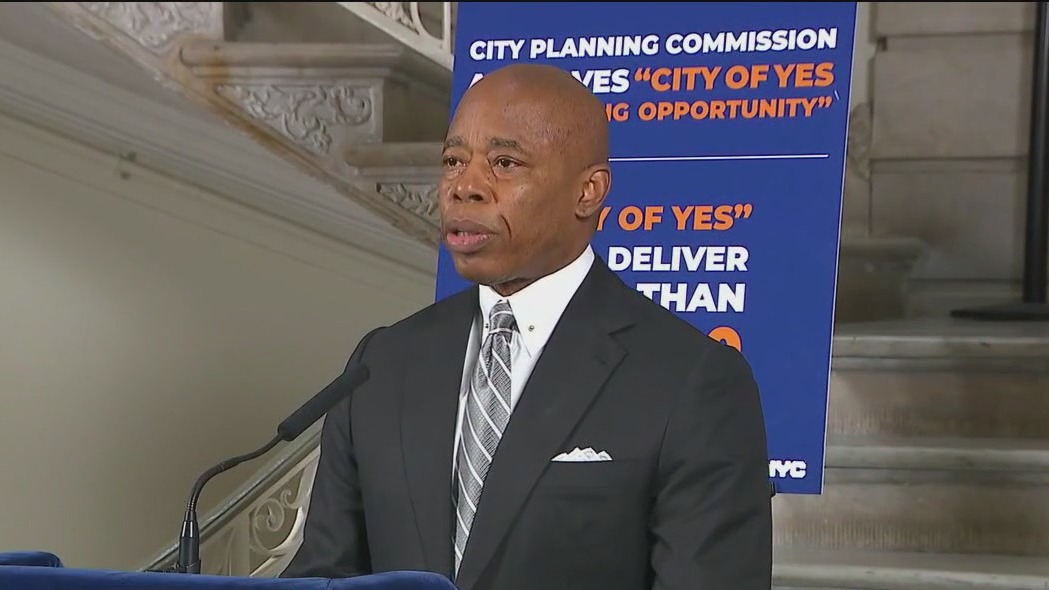 Hochul meeting set after top Adams' aides resign