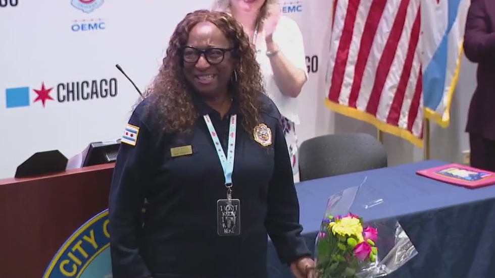 Chicago celebrates emergency dispatchers for guiding residents through crisis