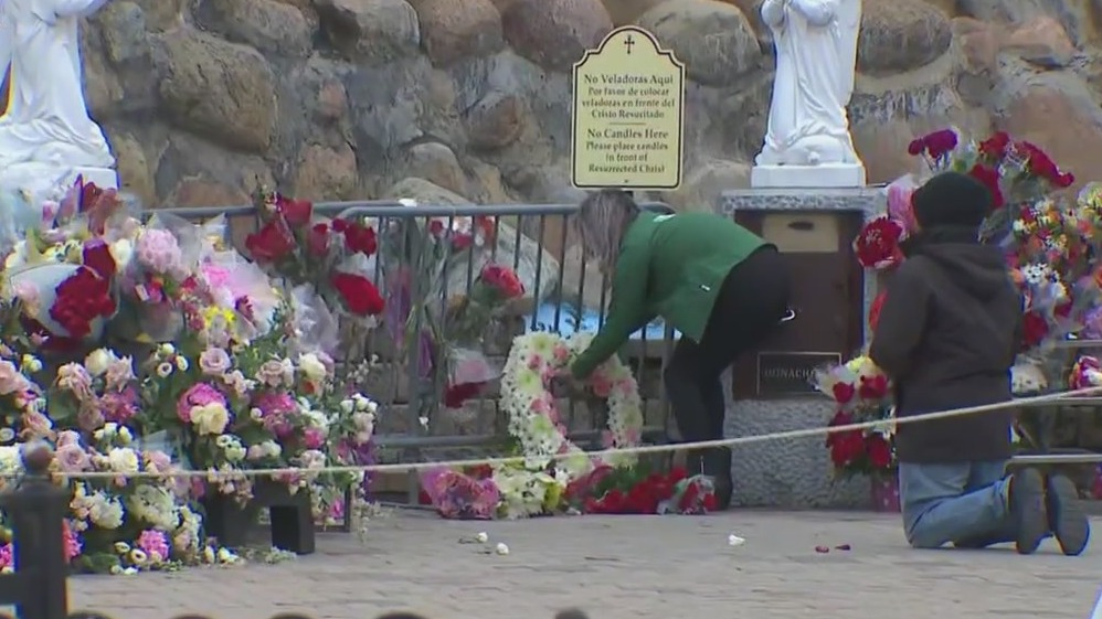 Chicago-area Catholics pay tribute to Pope Francis